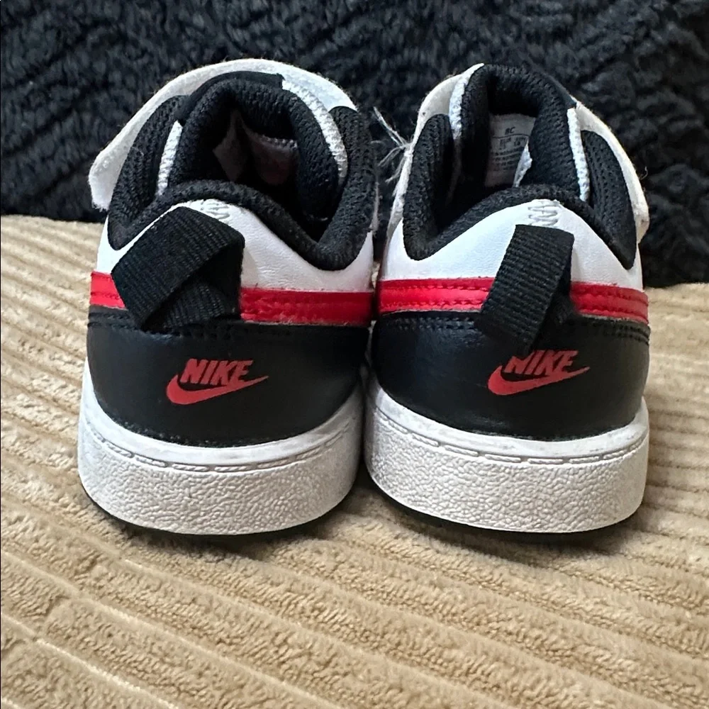 Nike Kids' White and Red Sneakers 8C
